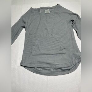 Gray women’s long‎ sleeve top Sierra size 4 with a pocket